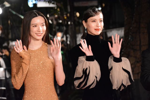 永野芽郁、肩出しドレスで魅了！豪華女優陣らがレッドカーペット彩る（28枚目）