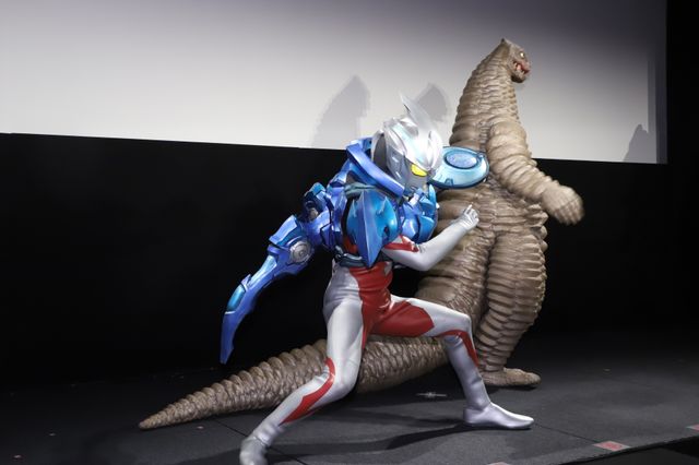 ウルトラマンアークの“鎧”がお披露目、新怪獣と生バトル！「ウルトラマンアーク」プレミア発表会：フォトギャラリー