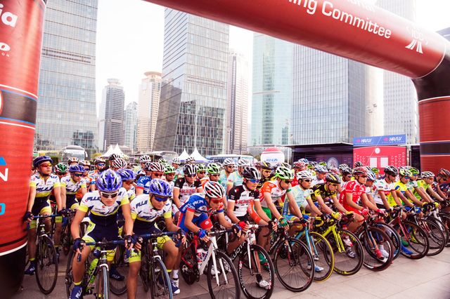 どうやって撮ったの!?負傷者続出のロードレースシーン（2枚目）