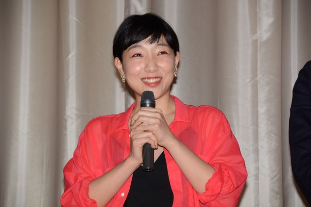 安藤サクラ、井浦新と「爆弾で楽しいキャッチボール」　画像ギャラリー（10枚目）