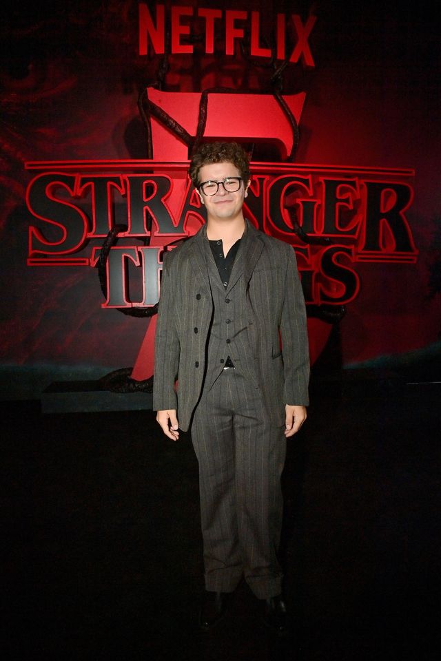 透けてるドレスで魅了！「ストレンジャー・シングス 5」キャスト集結ワールドプレミア（11枚目）