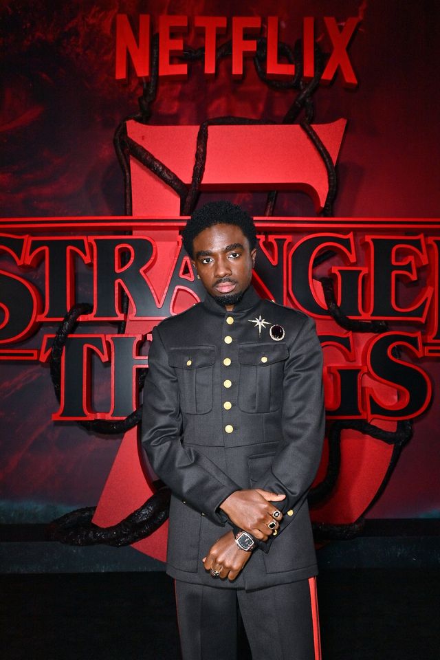 透けてるドレスで魅了！「ストレンジャー・シングス 5」キャスト集結ワールドプレミア（13枚目）