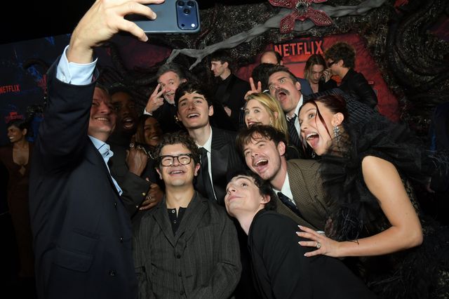 透けてるドレスで魅了！「ストレンジャー・シングス 5」キャスト集結ワールドプレミア（14枚目）