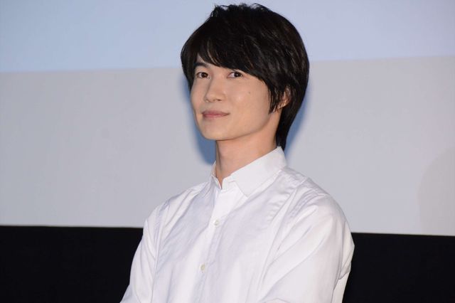 パクッ！バースデーケーキを食べる有村架純『フォルトゥナの瞳』公開直前イベント：フォトギャラリー