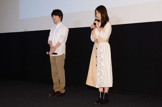 パクッ！バースデーケーキを食べる有村架純『フォルトゥナの瞳』公開直前イベント（4枚目）