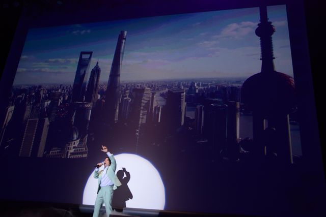 菜々緒、肩出し黒ドレスで阿部寛と登壇！『キャンドルスティック』ジャパンプレミア（4枚目）