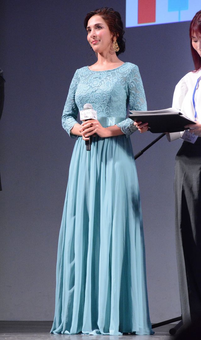 菜々緒、肩出し黒ドレスで阿部寛と登壇！『キャンドルスティック』ジャパンプレミア（12枚目）