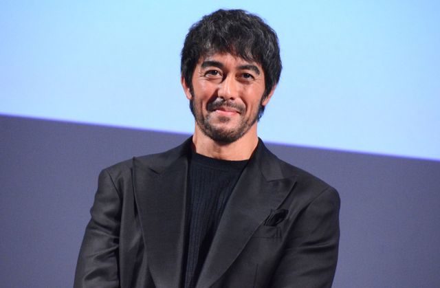 菜々緒、肩出し黒ドレスで阿部寛と登壇！『キャンドルスティック』ジャパンプレミア（13枚目）