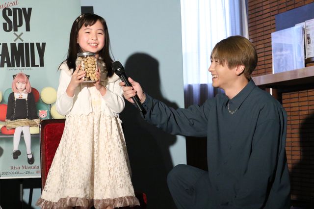 ミュージカル「SPY×FAMILY」アーニャ扮装ビジュアル＆ミニ会見（9枚目）
