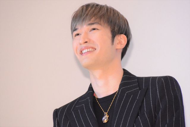 綾瀬はるか、長谷川博己、ジェシーら登壇！『リボルバー・リリー』初日舞台あいさつ（2枚目）