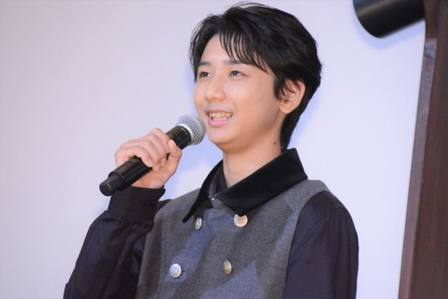 綾瀬はるか、長谷川博己、ジェシーら登壇！『リボルバー・リリー』初日舞台あいさつ（5枚目）