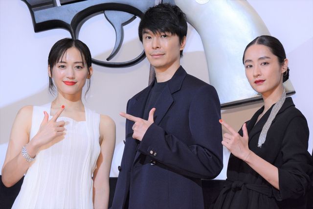 綾瀬はるか、長谷川博己、ジェシーら登壇！『リボルバー・リリー』初日舞台あいさつ（12枚目）