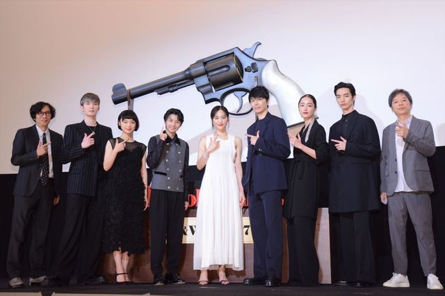 綾瀬はるか、長谷川博己、ジェシーら登壇！『リボルバー・リリー』初日舞台あいさつ（14枚目）