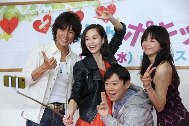 阿部サダヲ、水原希子らが自撮り棒でセルフィー！（5枚目）