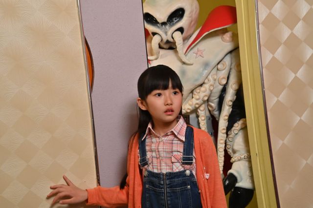 デンライナーにショッカーが！『仮面ライダー電王　プリティ電王とうじょう！』場面写真（4枚目）