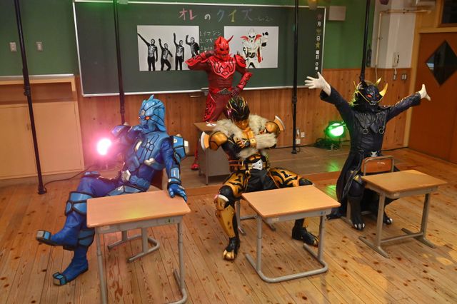 デンライナーにショッカーが！『仮面ライダー電王　プリティ電王とうじょう！』場面写真（5枚目）