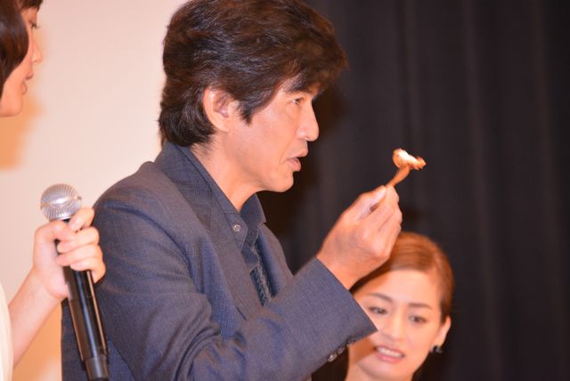 本田翼の料理姿！『起終点駅　ターミナル』初日舞台あいさつフォトギャラリー（9枚目）