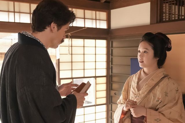 怪談にドはまり…朝ドラ「ばけばけ」第59回の場面写真（4枚目）