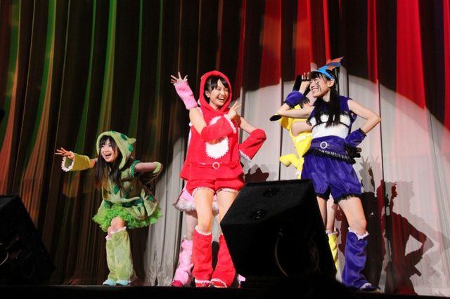 ももいろクローバーZがポケモン衣装でライブを披露！ あまりのかわいさにローラ、中川翔子も萌え萌え！画像ギャラリー（6枚目）