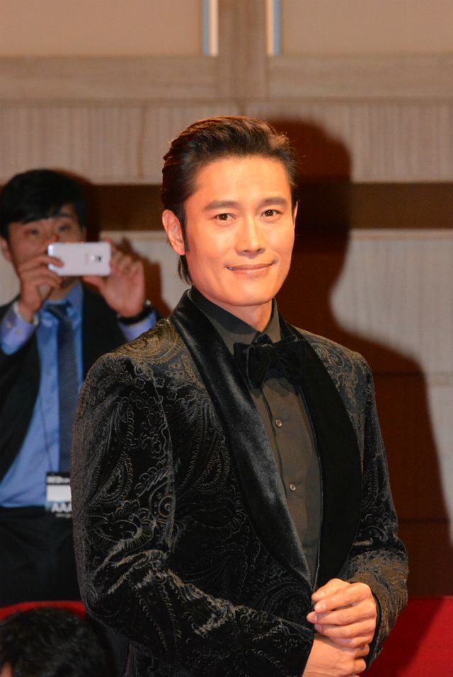 オスカー女優ヘレン・ミレン、イ・ビョンホンの「倍返し」評価に、いや「三倍返しよ！」　画像ギャラリー（16枚目）