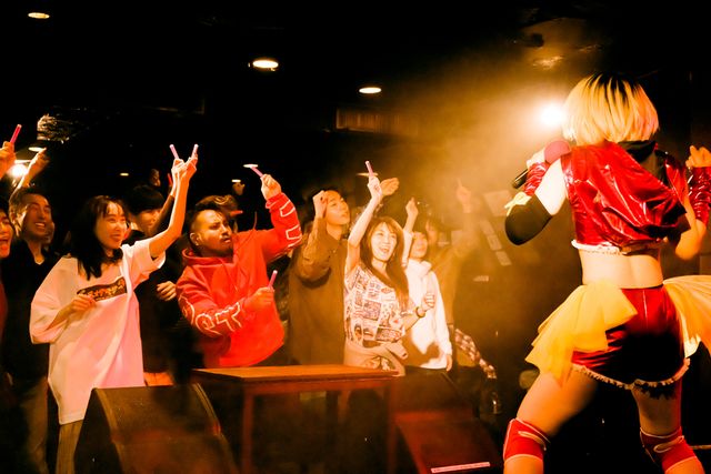 地下アイドルがSMの女王様と出会い…「ROMAN PORNO NOW」第2弾『愛してる！』場面カット（5枚目）