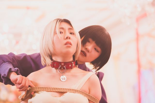 地下アイドルがSMの女王様と出会い…「ROMAN PORNO NOW」第2弾『愛してる！』場面カット（9枚目）