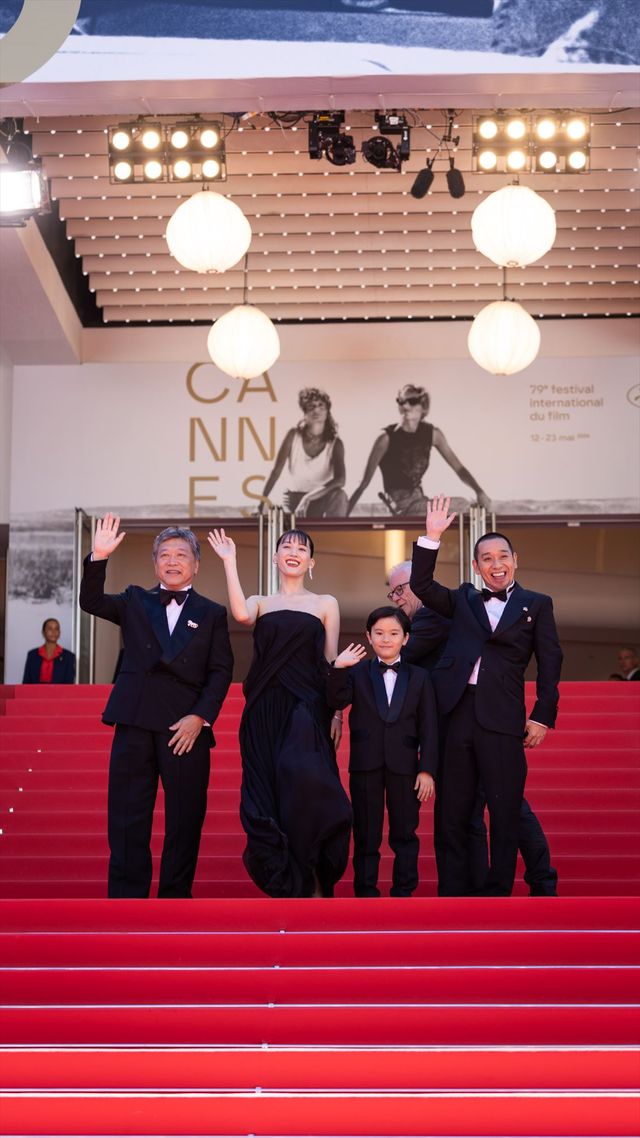 綾瀬はるか、肩出し黒ドレスでカンヌ・レッドカーペットへ！大悟（千鳥）がエスコート（44枚目）