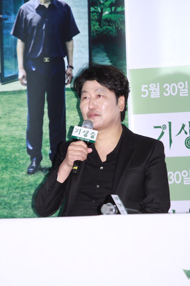 パルムドール受賞『パラサイト』ポン・ジュノ監督×ソン・ガンホ凱旋会見（20枚目）