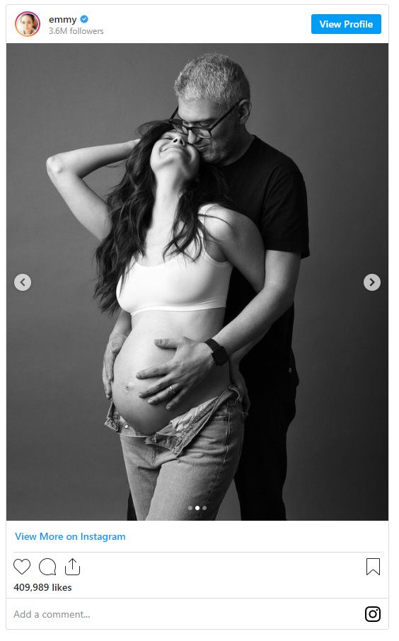 『オペラ座の怪人』エミー・ロッサムのマタニティフォト（2枚目）