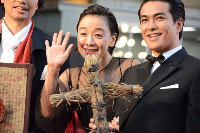 水原希子＆佑果姉妹、ミニドレスから美脚…！美しすぎる競演（6枚目）