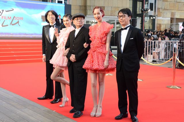 水原希子＆佑果姉妹、ミニドレスから美脚…！美しすぎる競演（11枚目）