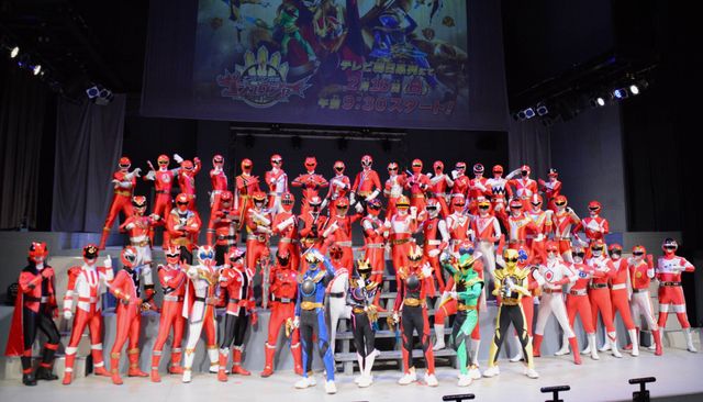 スーパー戦隊は不滅！ - ゴジュウジャー＆歴代レッド49名（2025年1月撮影）