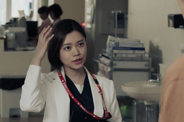 ミヤビ（杉咲花）と三瓶（若葉竜也）の関係は？「アンメット」2話場面写真（7枚目）