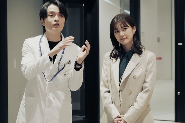 ミヤビ（杉咲花）と三瓶（若葉竜也）の関係は？「アンメット」2話場面写真（10枚目）