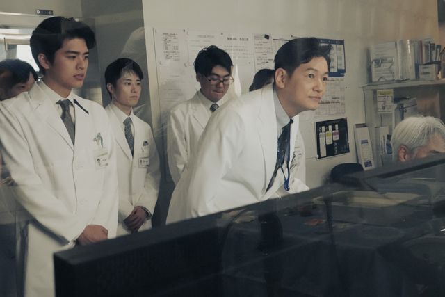 ミヤビ（杉咲花）と三瓶（若葉竜也）の関係は？「アンメット」2話場面写真（12枚目）