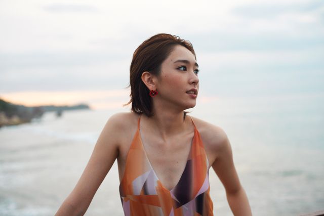 新垣結衣ファッションフォトマガジン「NYLON JAPAN × Yui Aragaki Fashion Photo Magazine」写真ギャラリー（4枚目）
