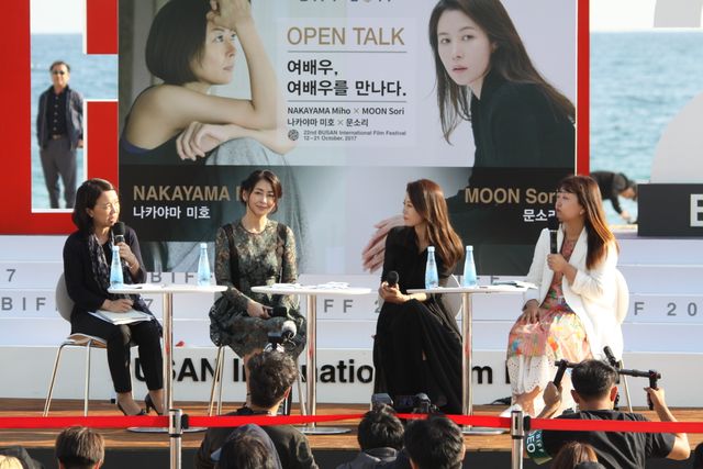 中山美穂のドレス、美しい！「女優が女優と会う」トークイベントにて（8枚目）