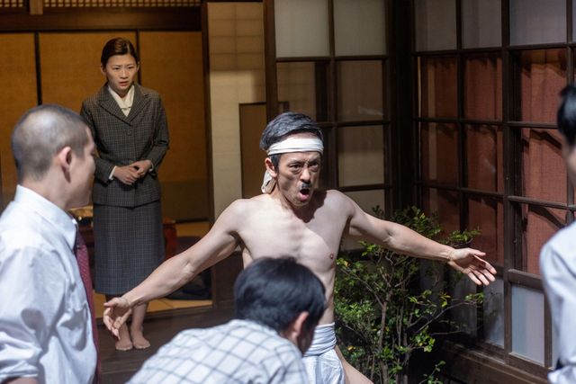 多岐川（滝藤賢一）はふんどし一丁で…「虎に翼」第75回の場面写真：フォトギャラリー