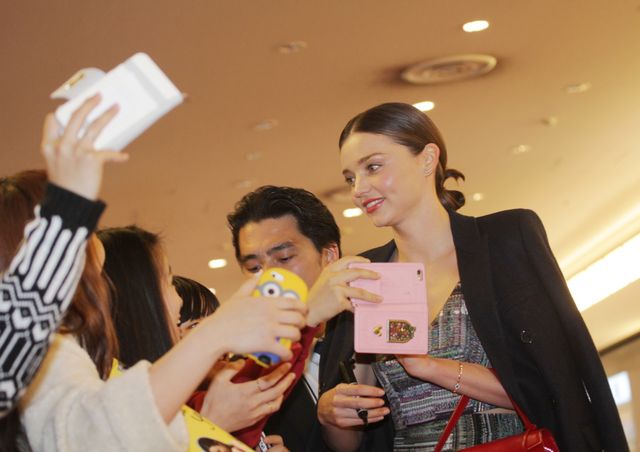 ミランダ・カー、シックな装いで羽田空港に到着！フォトギャラリー（10枚目）