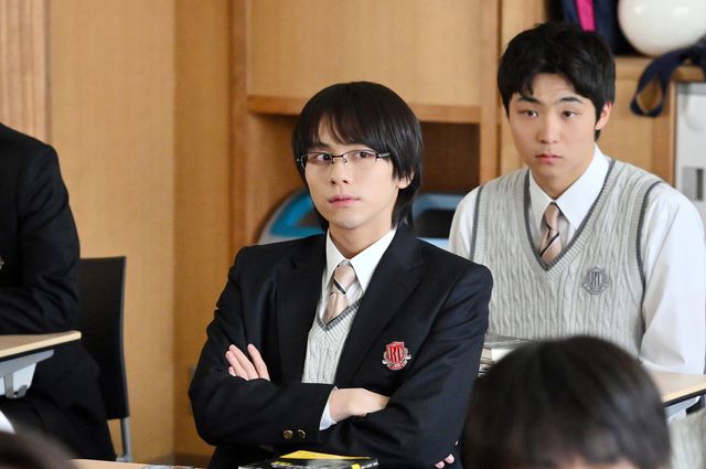 御上の過去が明かされる…日曜劇場「御上先生」第3話場面写真（5枚目）