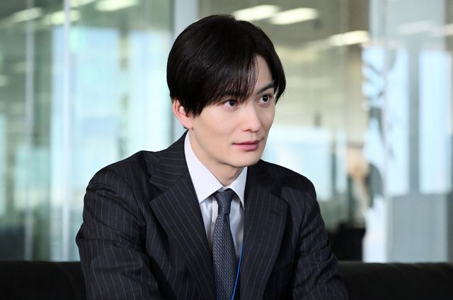 御上の過去が明かされる…日曜劇場「御上先生」第3話場面写真（15枚目）