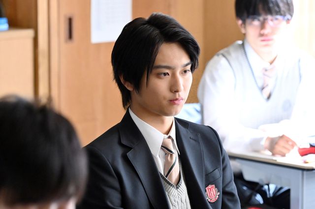 御上の過去が明かされる…日曜劇場「御上先生」第3話場面写真（24枚目）