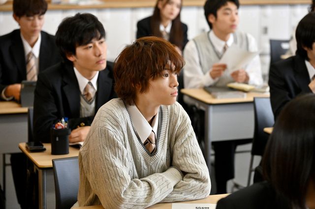 御上の過去が明かされる…日曜劇場「御上先生」第3話場面写真（36枚目）