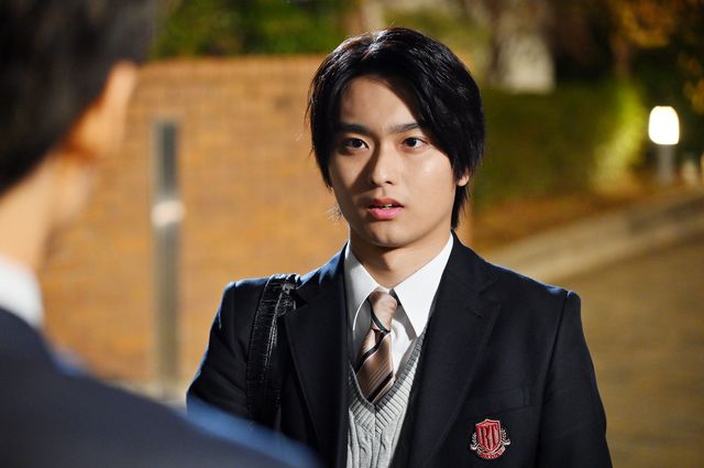 御上の過去が明かされる…日曜劇場「御上先生」第3話場面写真（41枚目）