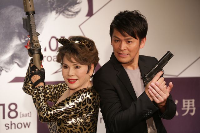 デヴィ夫人がヒョウ柄セクシー！フォトギャラリー（8枚目）