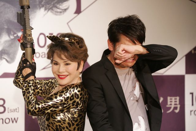 デヴィ夫人がヒョウ柄セクシー！フォトギャラリー（9枚目）