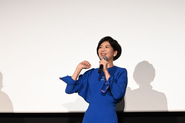 中山忍、ガメラファンと一緒に「令和ガメラ観たい」コール！『ガメラ　大怪獣空中決戦』復活上映記念舞台あいさつ（8枚目）