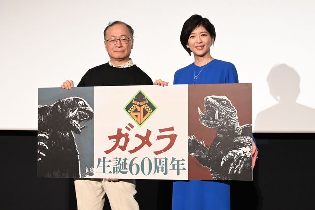 中山忍、ガメラファンと一緒に「令和ガメラ観たい」コール！『ガメラ　大怪獣空中決戦』復活上映記念舞台あいさつ（9枚目）