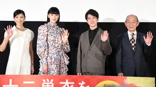 『十二単衣を着た悪魔』黒木瞳監督、キャストに感謝！公開記念舞台あいさつ：フォトギャラリー