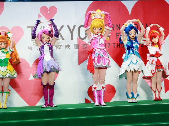 プリキュア声優、生天目仁美、渕上舞、宮本佳那子が雨の中、ウェディングドレス姿を披露!!　画像ギャラリー：フォトギャラリー